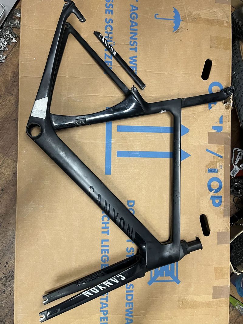 Rámový set Canyon AEROAD CF SLX, rafkove brzdy, Di2