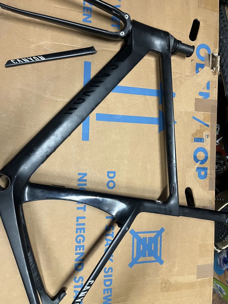 Rámový set Canyon AEROAD CF SLX, rafkove brzdy, Di2