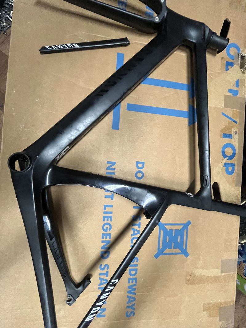 Rámový set Canyon AEROAD CF SLX, rafkove brzdy, Di2