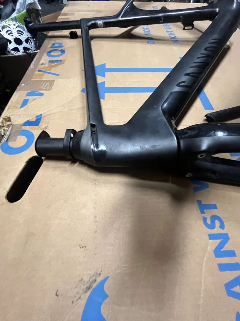 Rámový set Canyon AEROAD CF SLX, rafkove brzdy, Di2