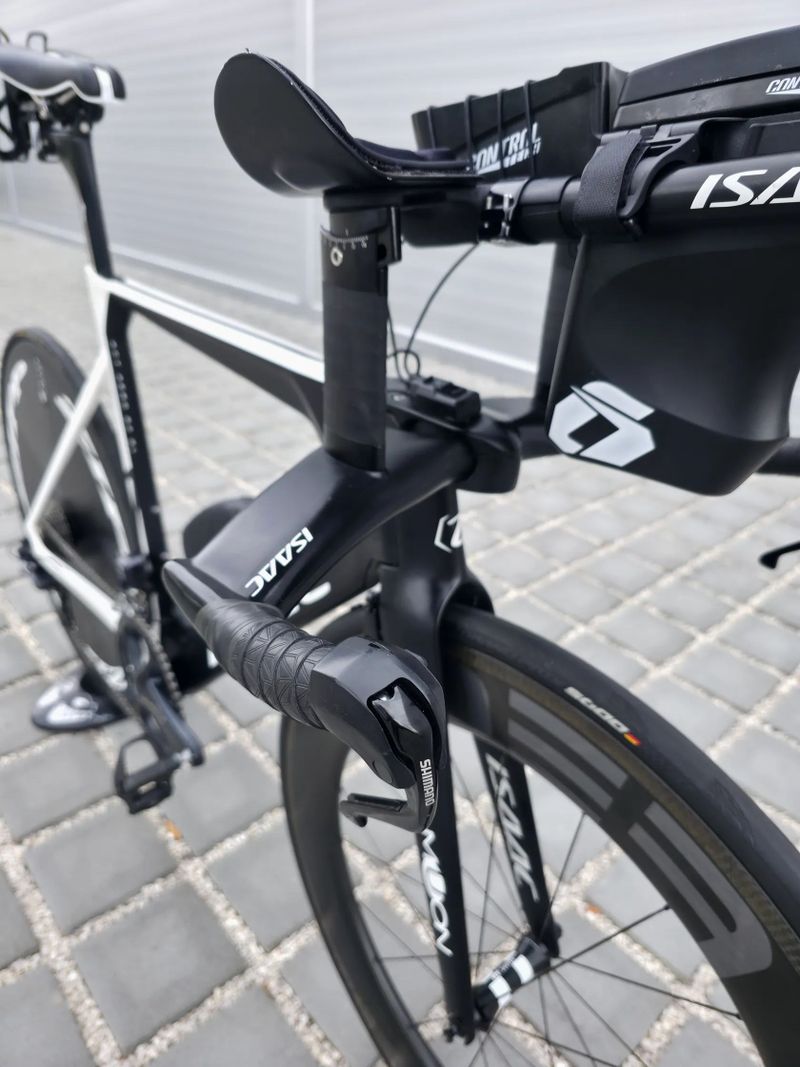 Triatlonové silniční kolo ISAAC Muon TT Carbon 2021 Ultegra Di2 – velikost L