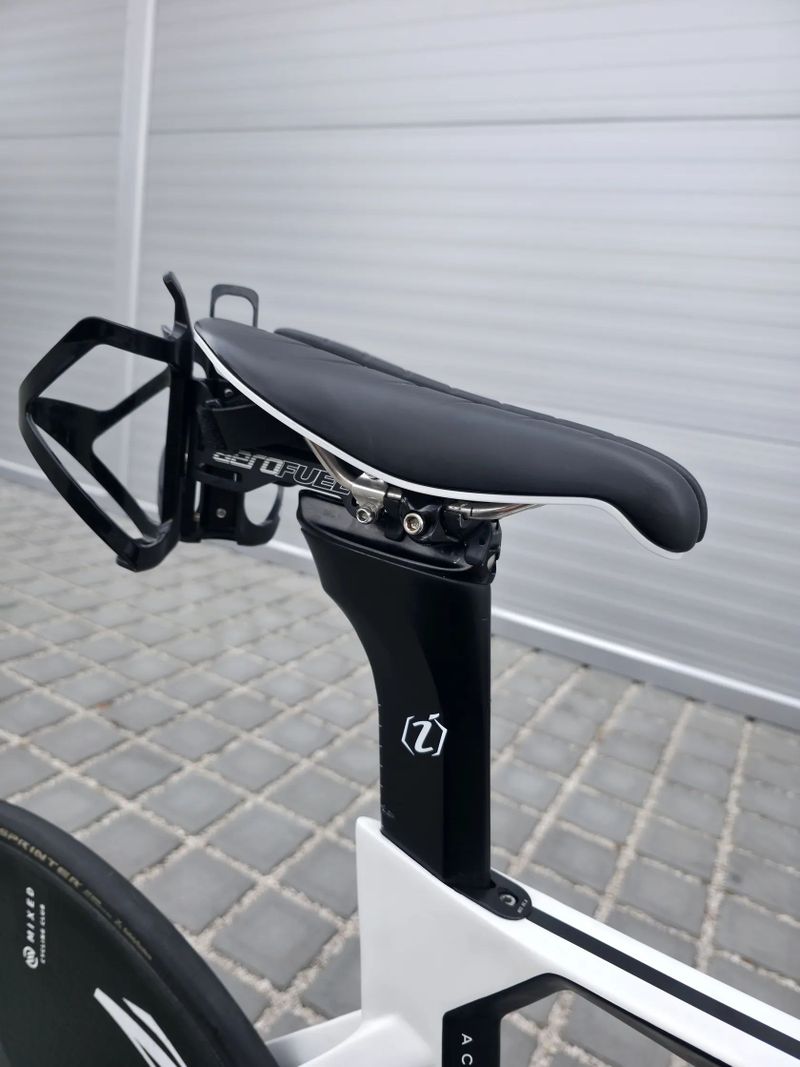 Triatlonové silniční kolo ISAAC Muon TT Carbon 2021 Ultegra Di2 – velikost L