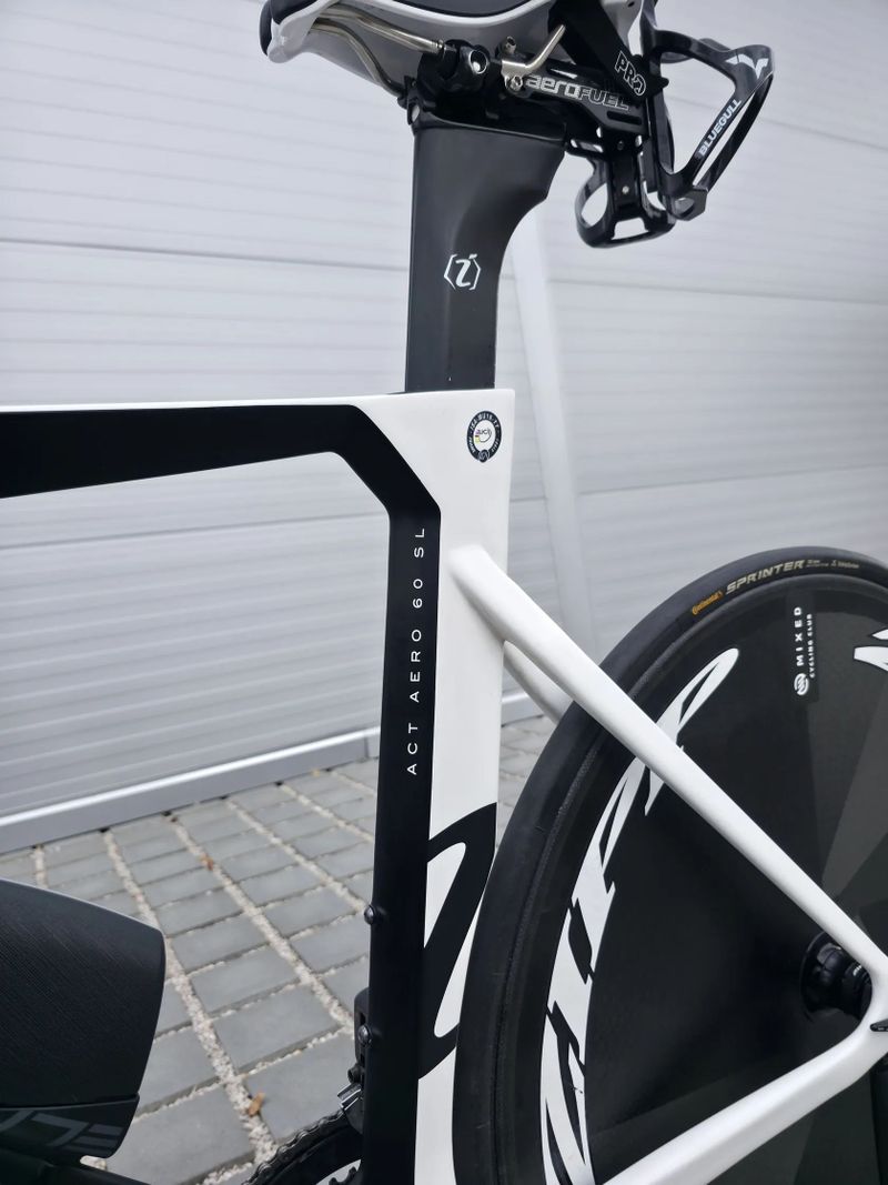Triatlonové silniční kolo ISAAC Muon TT Carbon 2021 Ultegra Di2 – velikost L