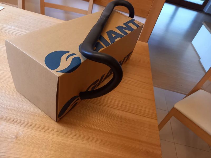 KARBONOVÁ ŘIDÍTKA GIANT CONTACT SLR ROAD 44cm