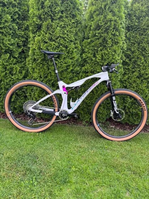 Corratec Revo Bow iLink SL Ultra (Bílá) 2025