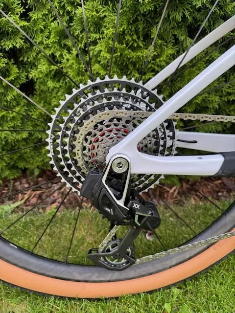 Corratec Revo Bow iLink SL Ultra (Bílá) 2025