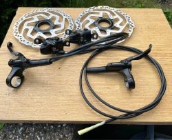 MTB brzdy Shimano MT200 sada