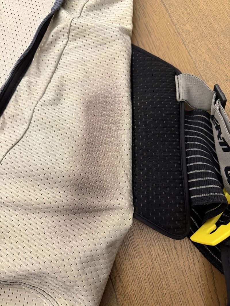 Chráničová vesta Leatt - vel. L/XL