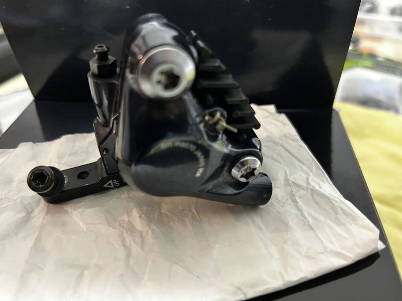SHIMANO Ultegra brzdové třmeny - direct mount - přední + zadní