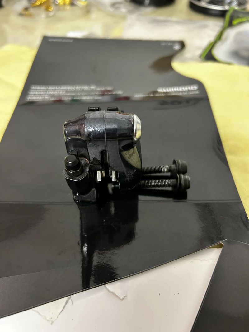 SHIMANO Ultegra brzdové třmeny - direct mount - přední + zadní