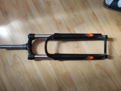 SR Suntour XCM-34 vidlice