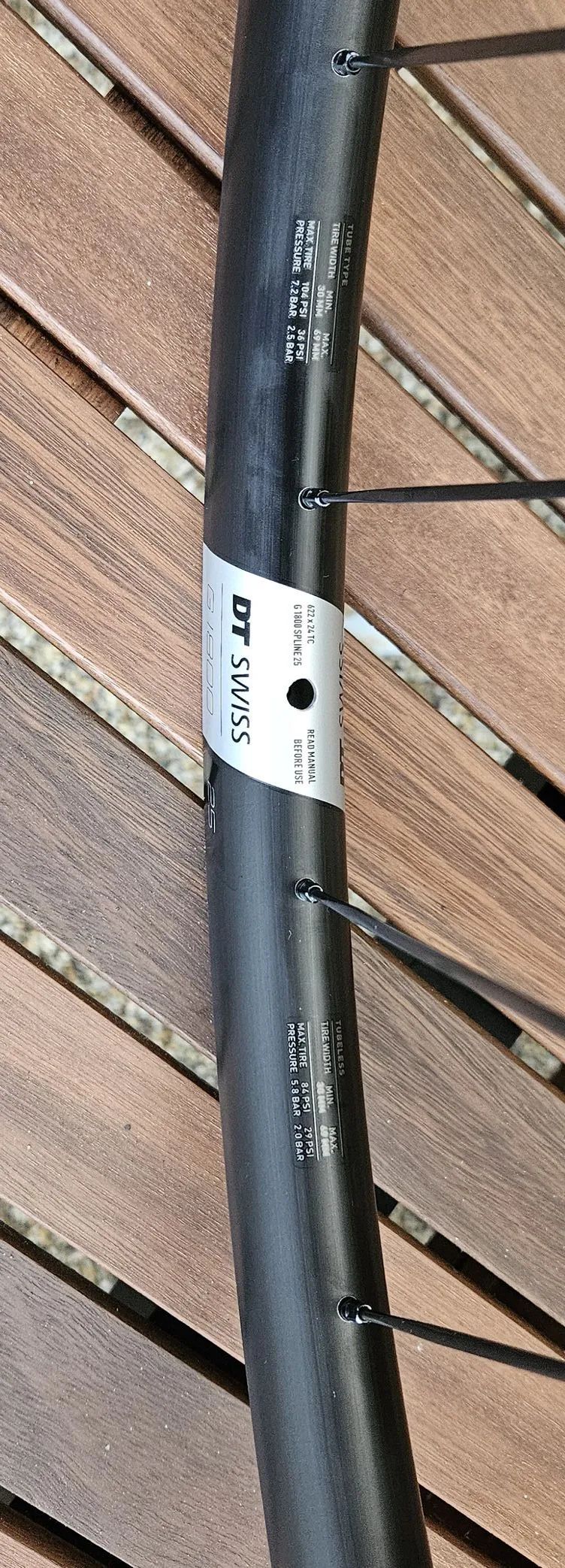 DT SWISS G1800 Spline DB 25 Ratchet LN18 - zapletená kola pro gravel biky - NOVÁ