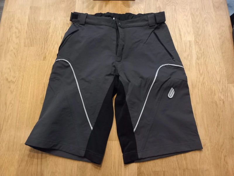 Nové volné kraťasy