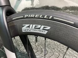 Karbonová kola ZIPP 404 Firecrest, disc 28”