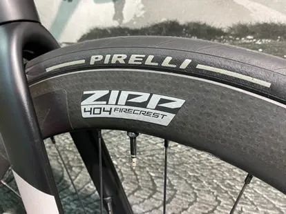 Karbonová kola ZIPP 404 Firecrest, disc 28”