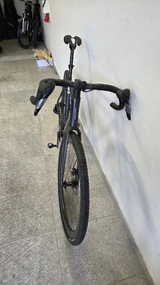 Gravel kolo Orbea TERRA Team Custom + wattmeter