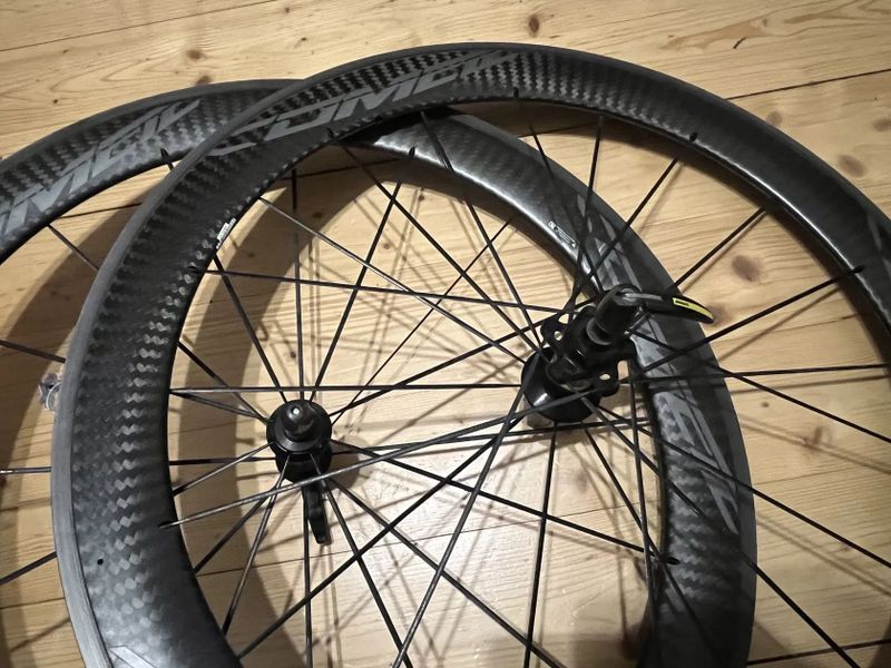 Zapletená kola Mavic Cosmic, ořech Shimano,