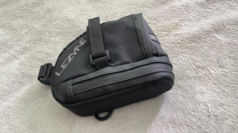 Lezyne Caddy L / podsedlová brašna