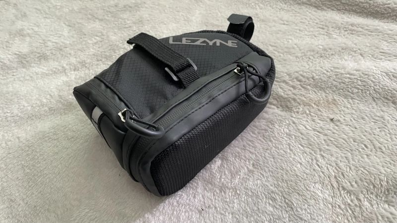 Lezyne Caddy L / podsedlová brašna
