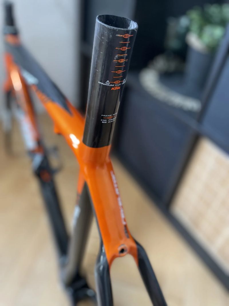 KTM Revelator Prestige World Cup / rámová sada Di2 / carbon