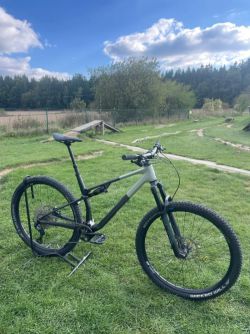 Superior XF 9.6 DC od Singletrailu Moravský kras