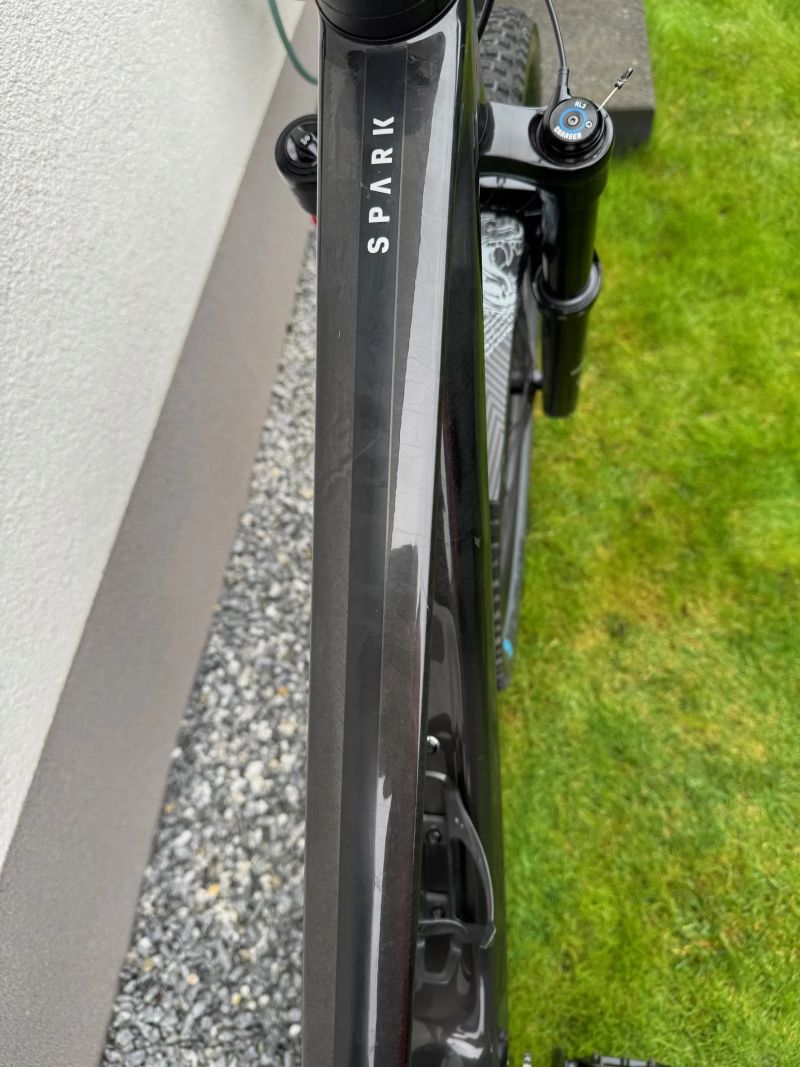 Scott SPARK 940 / CARBON / 1. majitel / SUPER STAV / PO SERVISU Z 09/2025 / najeto cca 500 km