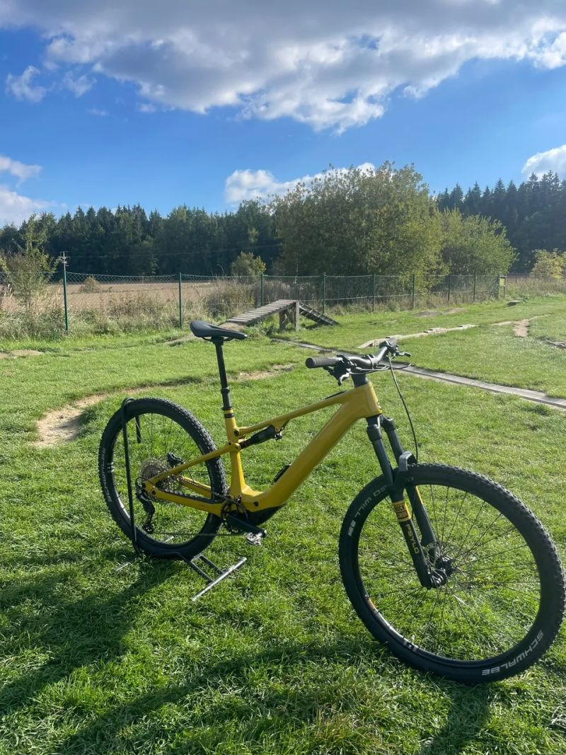 Superior iXF 9.2 ze Singletrailu Moravský kras
