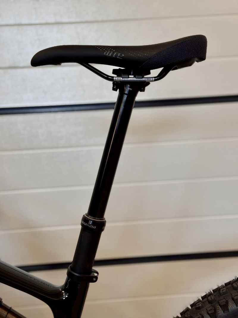 sedlovka Cannondale Downlow 34,9 mm, zdvih 200 mm