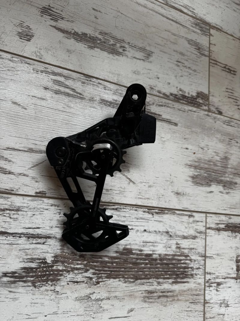 Přehazovačka SRAM X0 T-TYPE EAGLE AXS s řazením a beterií