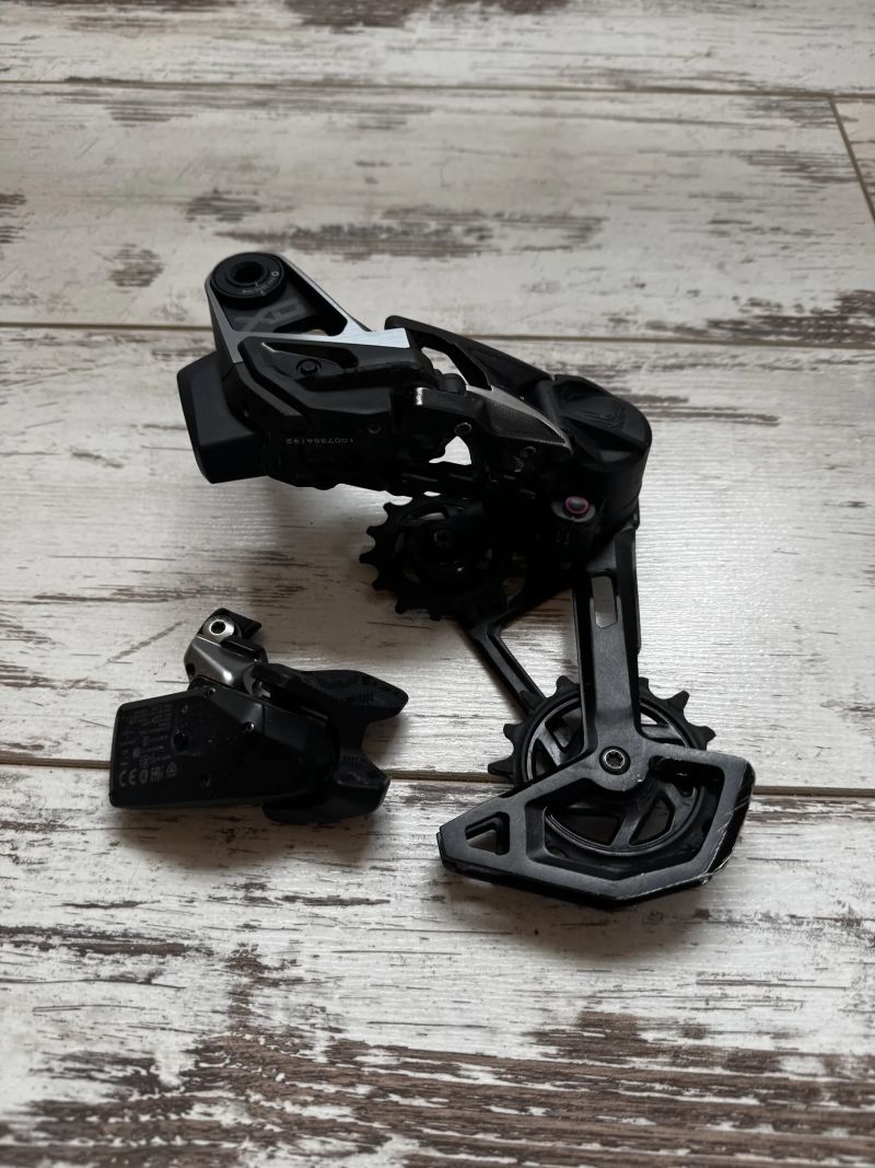 Přehazovačka SRAM X0 T-TYPE EAGLE AXS s řazením a beterií