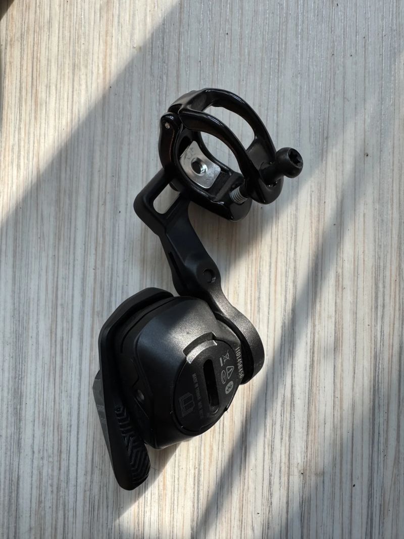 SRAM AXS POD Rocker ovladač + MMX objímka