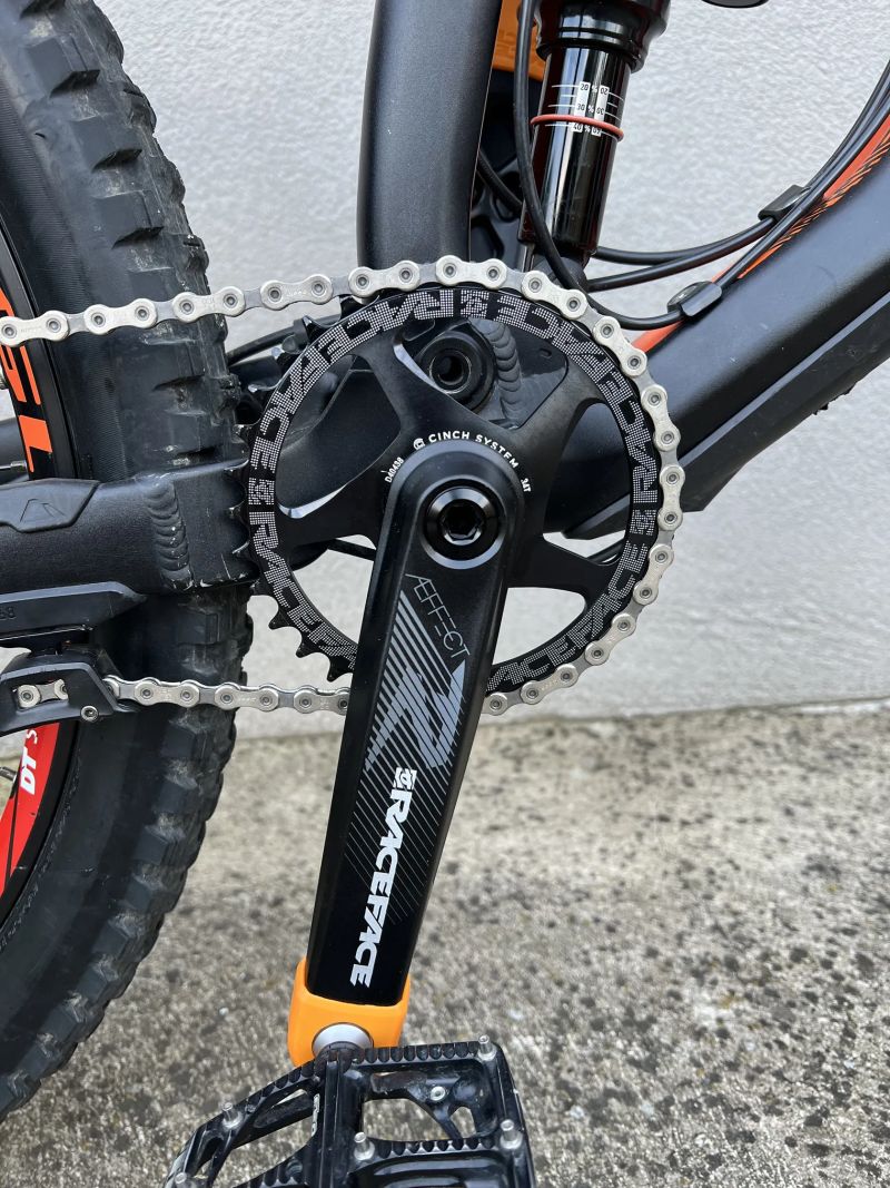 Canyon Strive AL 6.0 - Nové nejeté komponenty