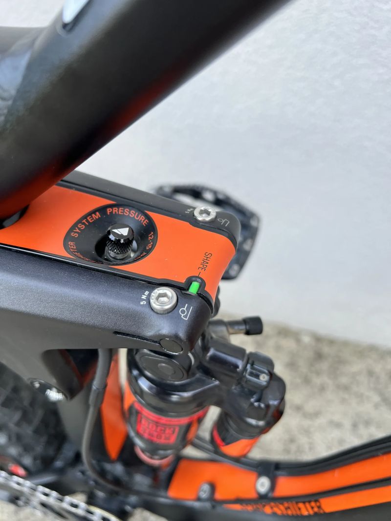 Canyon Strive AL 6.0 - Nové nejeté komponenty