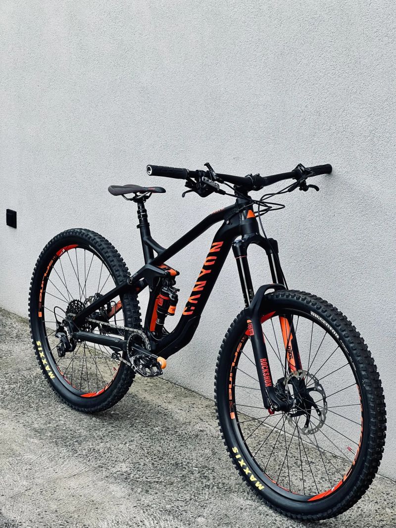 Canyon Strive AL 6.0 - Nové nejeté komponenty