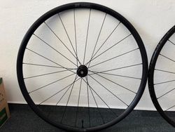 Zapletená kola DT Swiss 470 ořech XDR centerlock