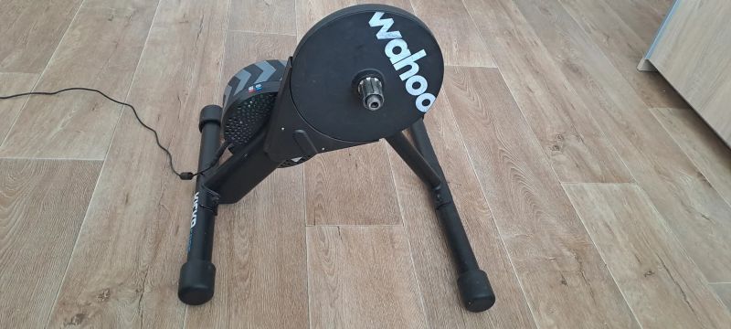 Chytrý trenažér Wahoo Kickr Core 1