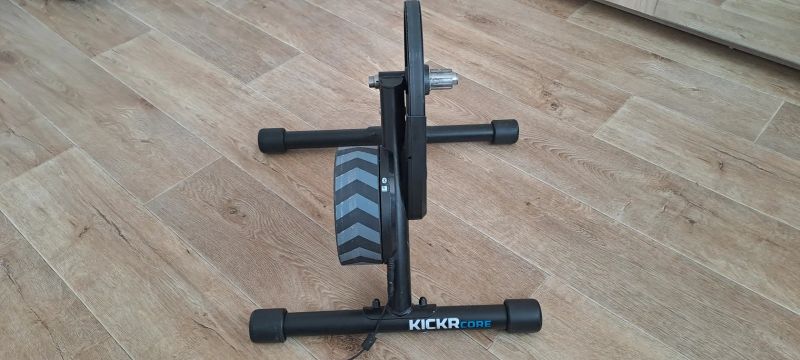Chytrý trenažér Wahoo Kickr Core 1