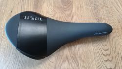 Silniční sedlo Fizik Aliante R3