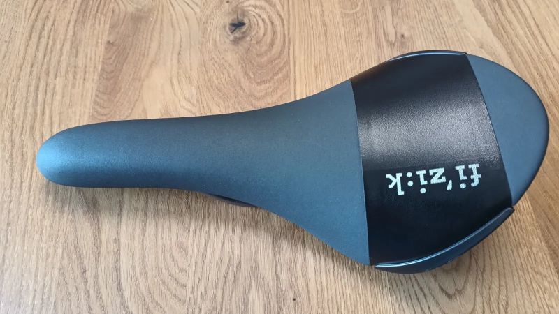 Silniční sedlo Fizik Aliante R3