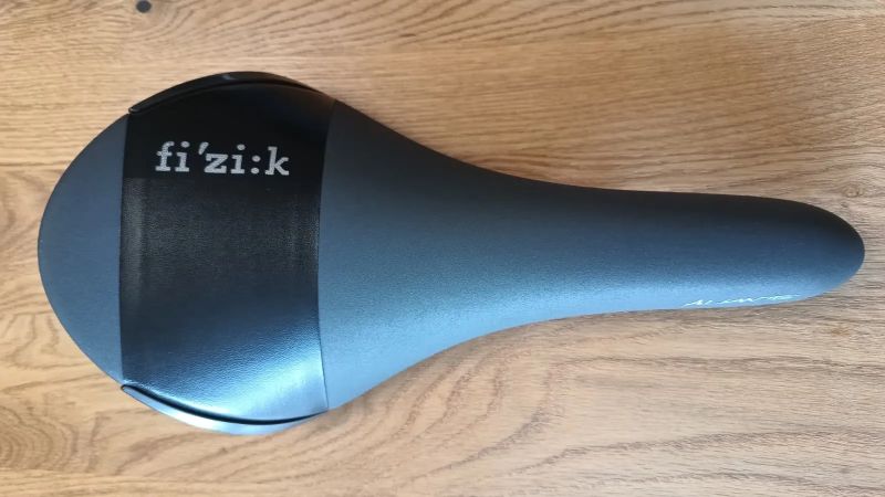 Silniční sedlo Fizik Aliante R3