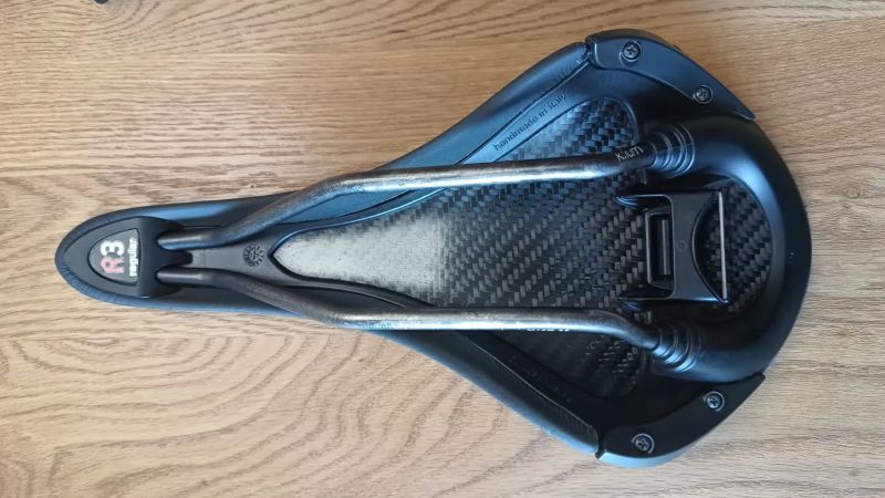 Silniční sedlo Fizik Aliante R3