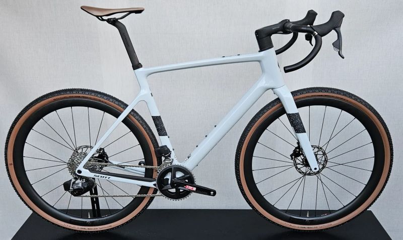 SCOTT Addict Gravel 20 AXS 2024/2025 – moderní závodní karbonový gravel - NOVÝ