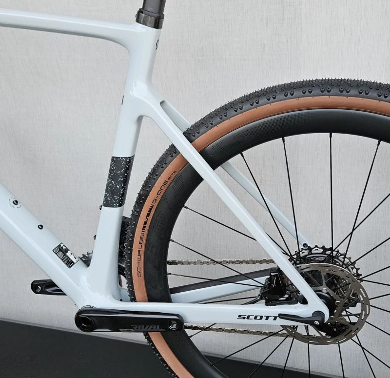 SCOTT Addict Gravel 20 AXS 2024/2025 – moderní závodní karbonový gravel - NOVÝ