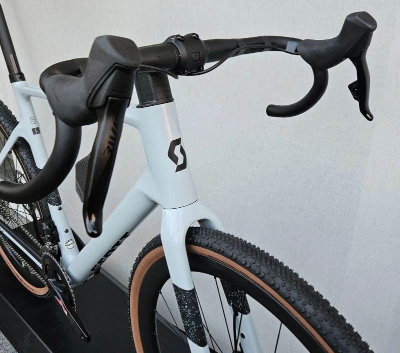 SCOTT Addict Gravel 20 AXS 2024/2025 – moderní závodní karbonový gravel - NOVÝ
