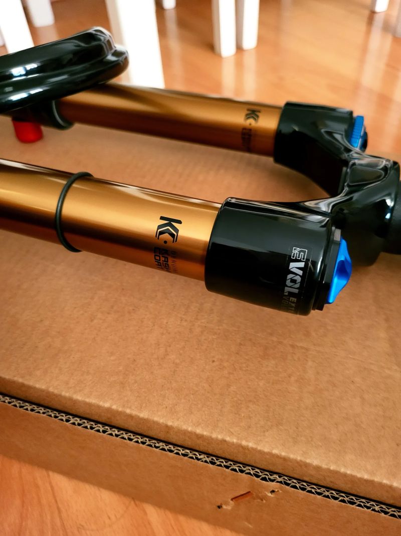 Nová Fox 36 Float Factory Kashima Fit Grip2 VVC Evol 2025 29" Gold