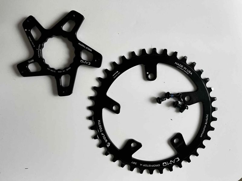 Camo unašeč Wolftooth pro RaceFace kliky + převodník RF 38T