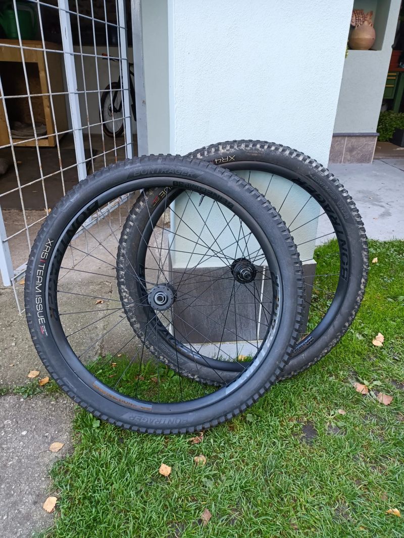 Výplety Bontrager line comp 30+plášť 