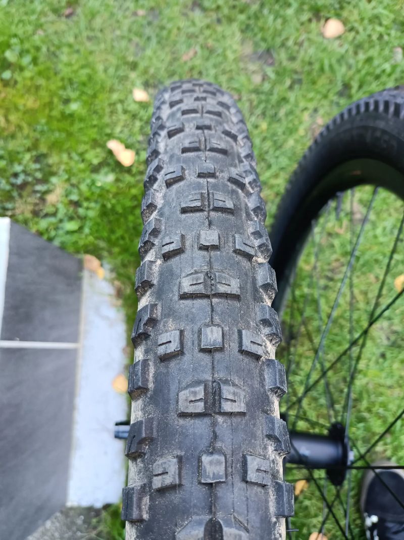 Výplety Bontrager line comp 30+plášť 