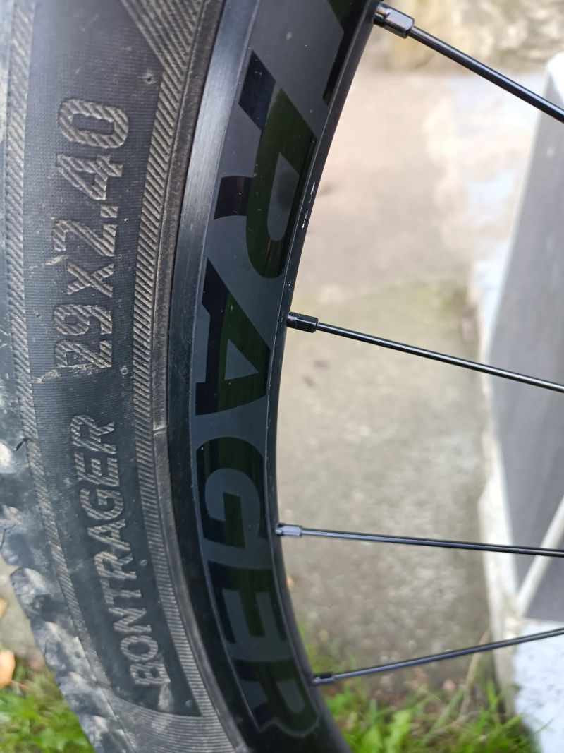 Výplety Bontrager line comp 30+plášť 