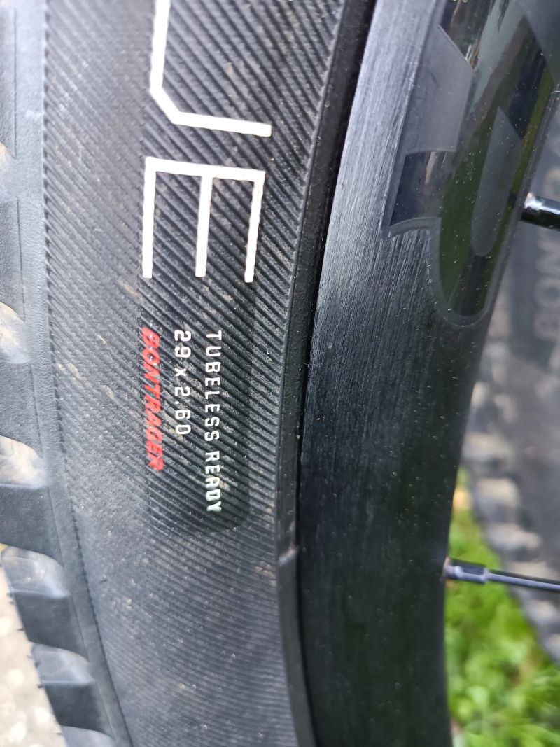 Výplety Bontrager line comp 30+plášť 